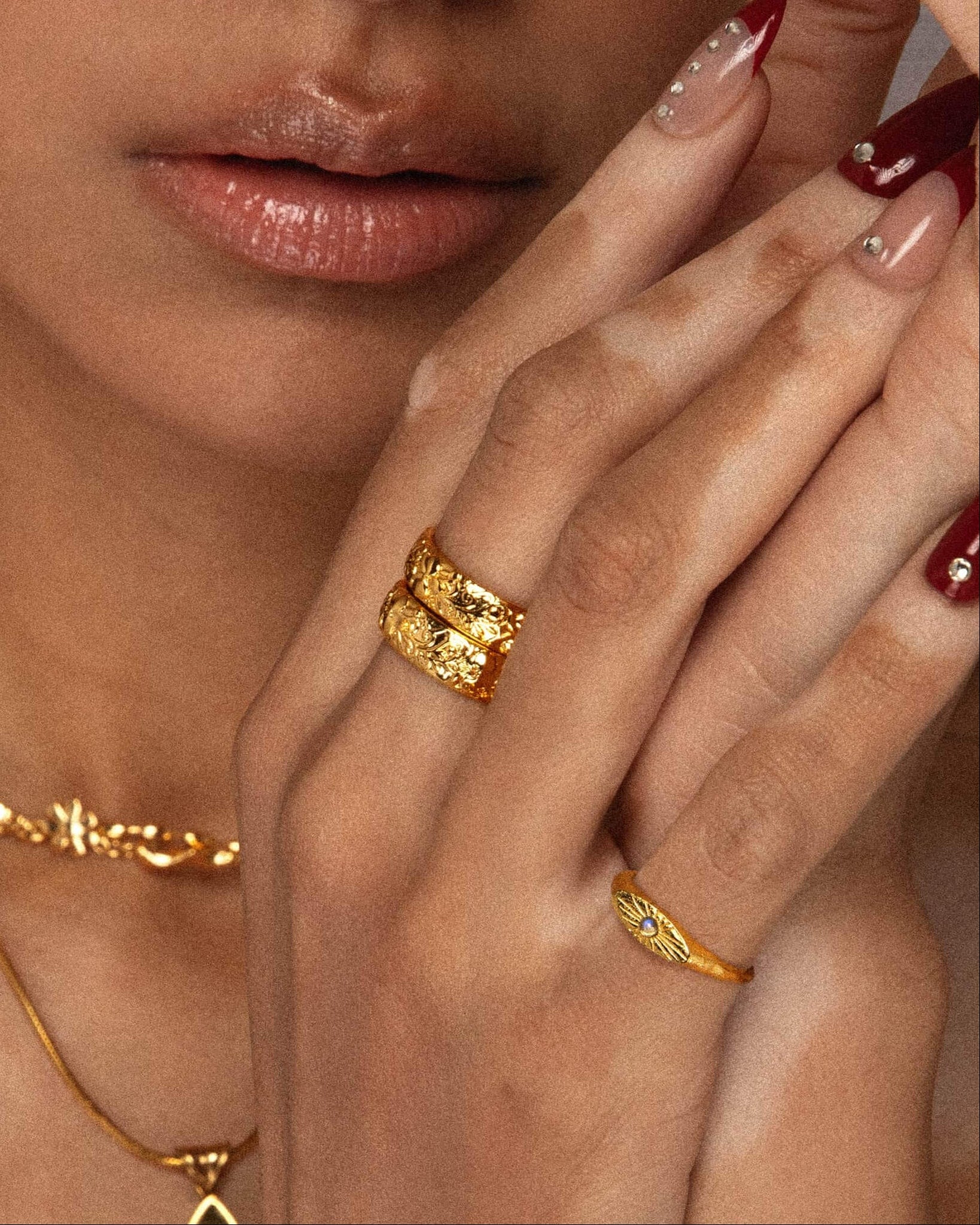Serenade Signet Ring
