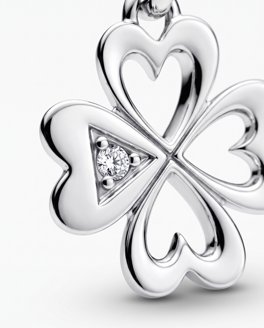 Trèfle Charm von Veyra Paris - Detailaufnahme