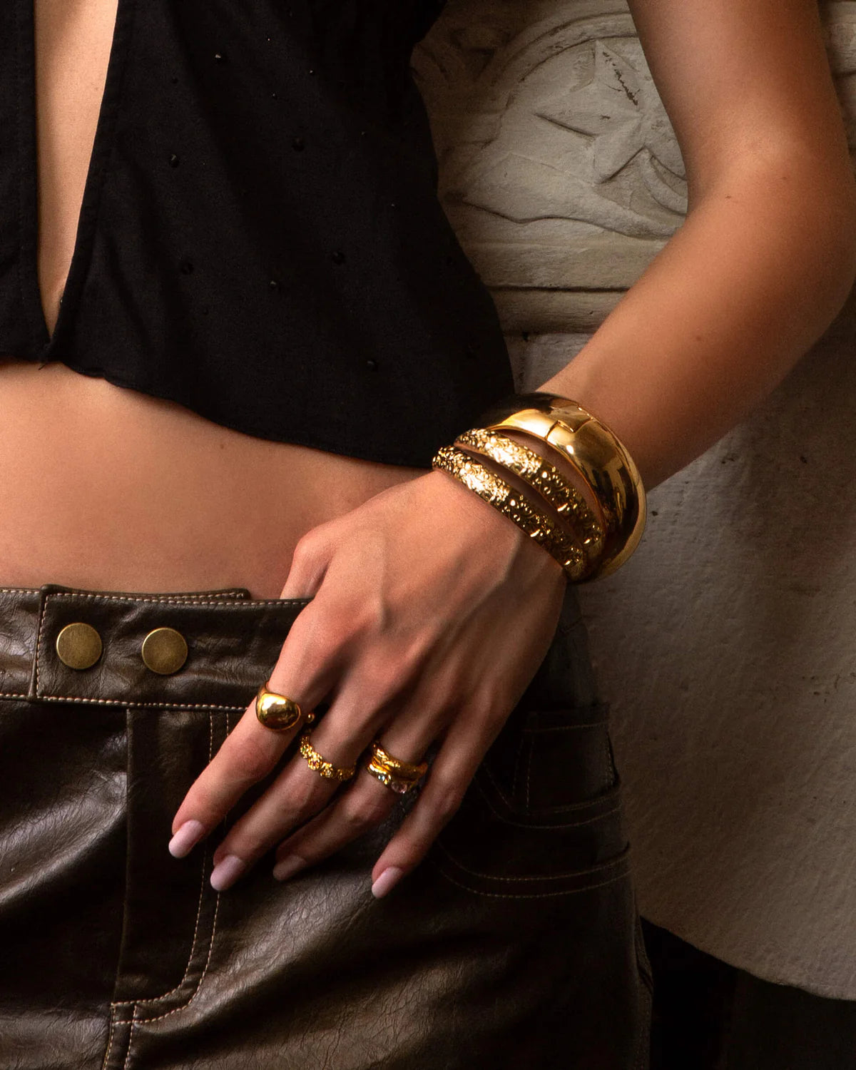 Serenade Signet Bangle