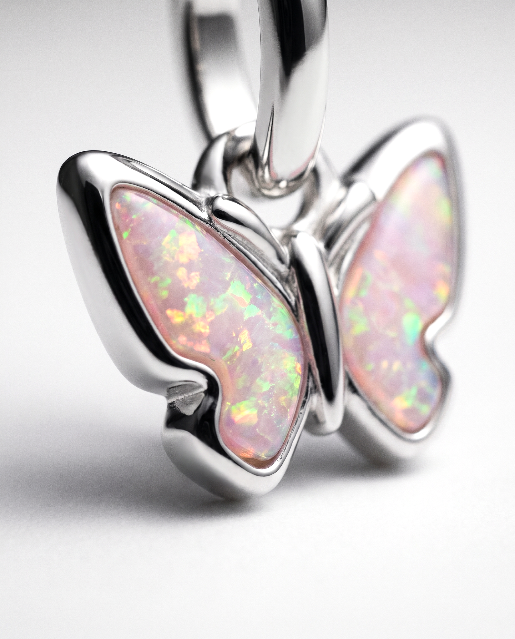 Papillon Charm von Veyra Paris - Detailaufnahme