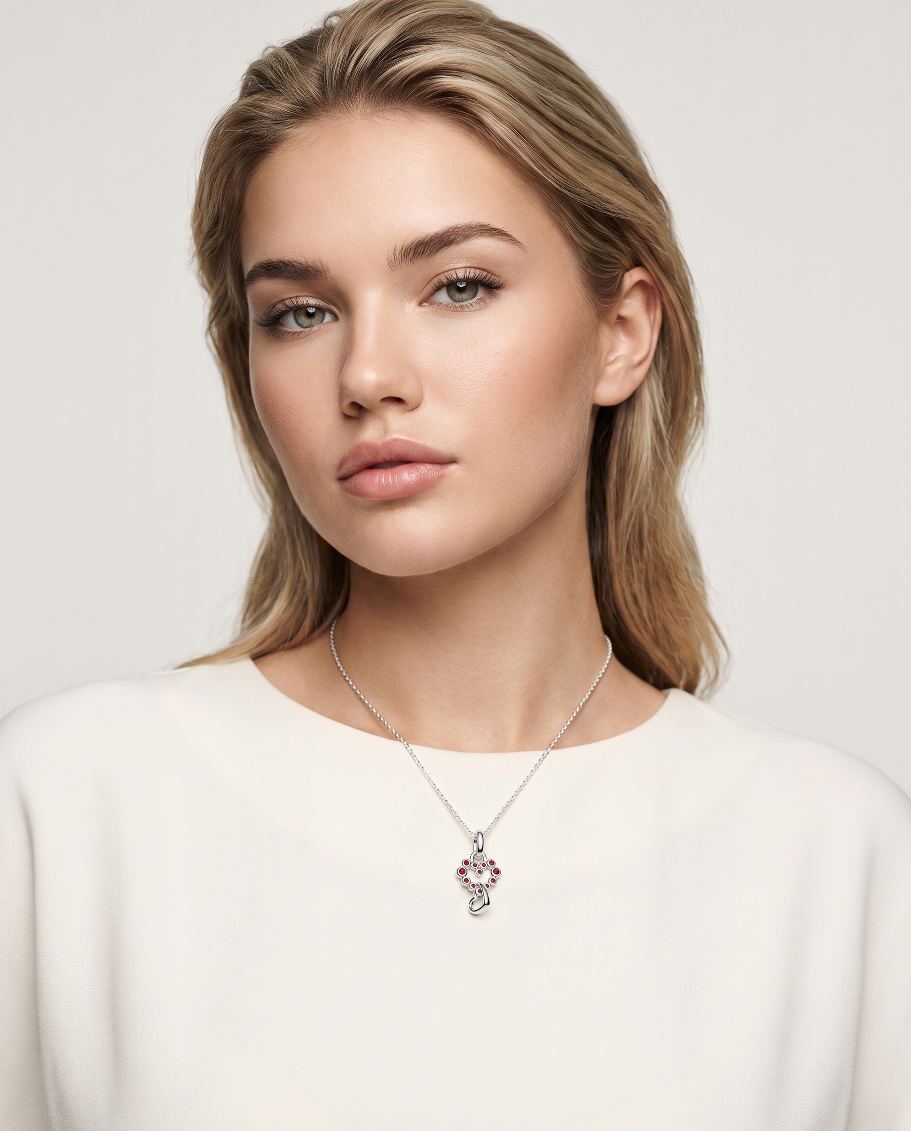 Passion Charm von Veyra Paris - Kampagnenbild