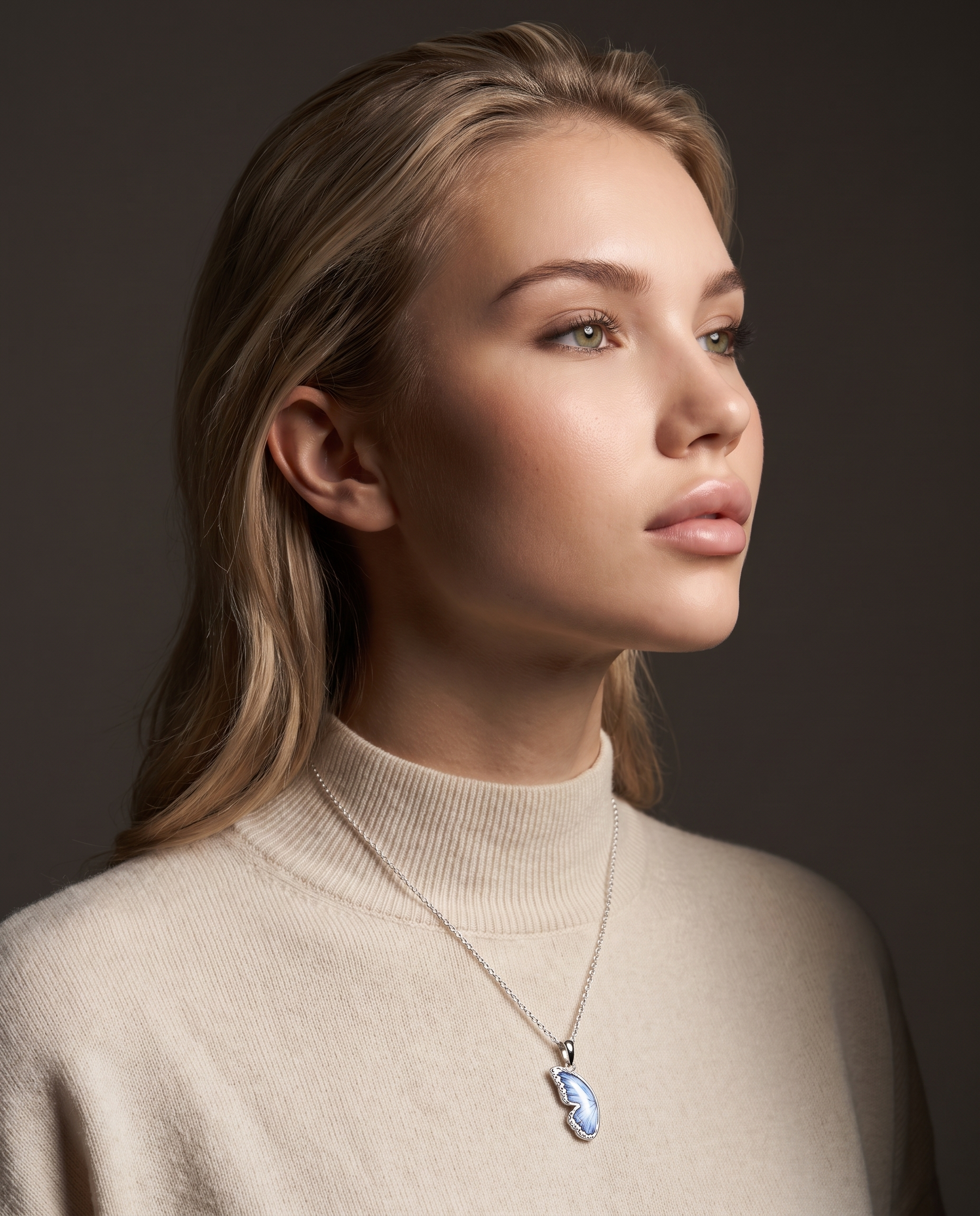 Complices Charm — 2er-Set von Veyra Paris - Editorial-Aufnahme